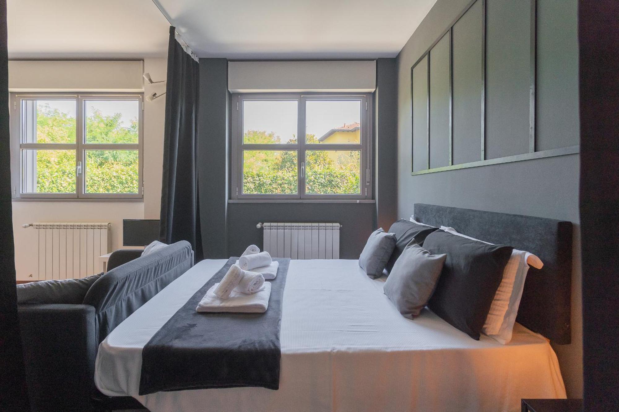Black Loft Como By Rent All Комо Экстерьер фото